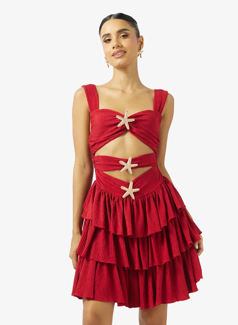 Ginger Sweetheart Neck Strar Accent Detail Tired Dress